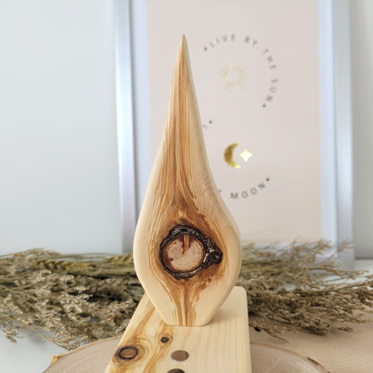 Zirbenholz Seelenlicht "Schutzflamme" Teelichthalter auf Zirbenholz Sockel mit Edelstahl Plättchen