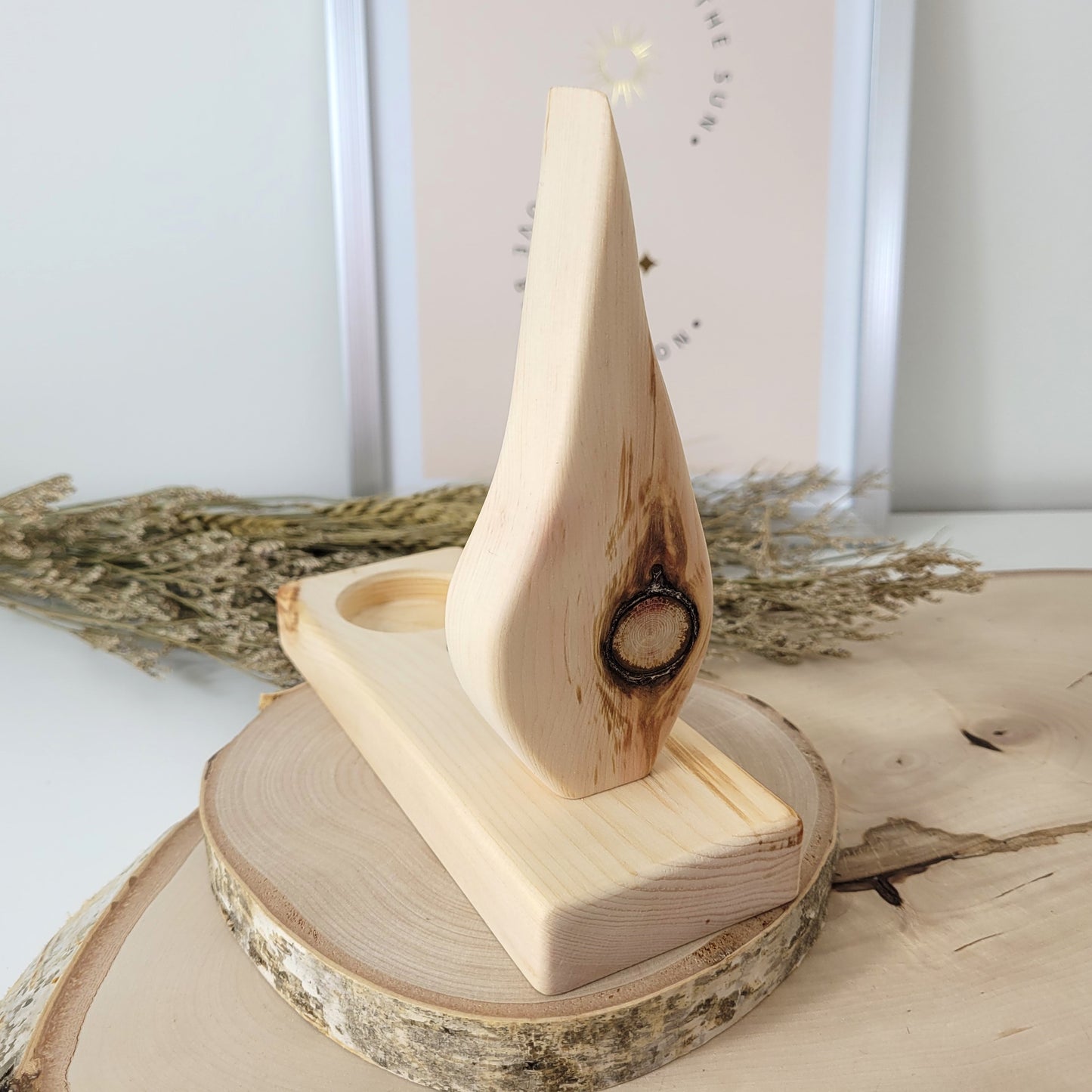 Zirbenholz Seelenlicht "Schutzflamme" Teelichthalter auf Zirbenholz Sockel mit Edelstahl Plättchen