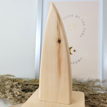 Zirbenholz Seelenlicht "Geborgenheit" Teelichthalter auf Zirbenholz Sockel mit Samen des Lebens Gravur, Samen aus Nussholz