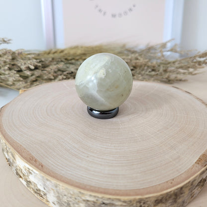 Grüner Mondstein Kugel 3,8cm Durchmesser