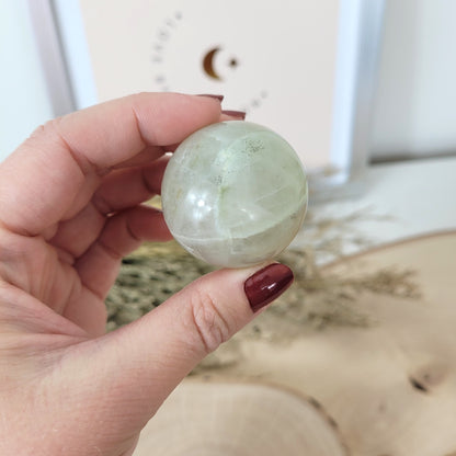 Grüner Mondstein Kugel 3,8cm Durchmesser