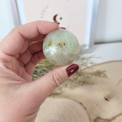 Grüner Mondstein Kugel 3,8cm Durchmesser