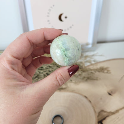 Grüner Mondstein Kugel 3,5cm Durchmesser