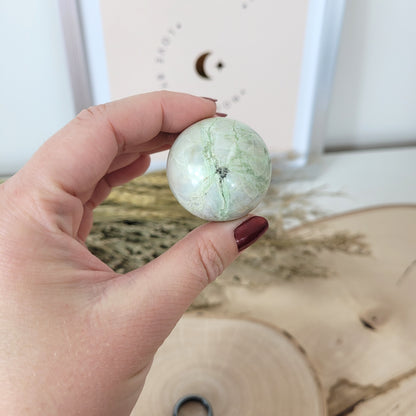 Grüner Mondstein Kugel 3,5cm Durchmesser
