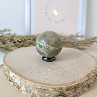 Grüner Mondstein Kugel 4,1cm Durchmesser