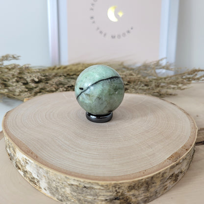 Grüner Mondstein Kugel 3,8cm Durchmesser