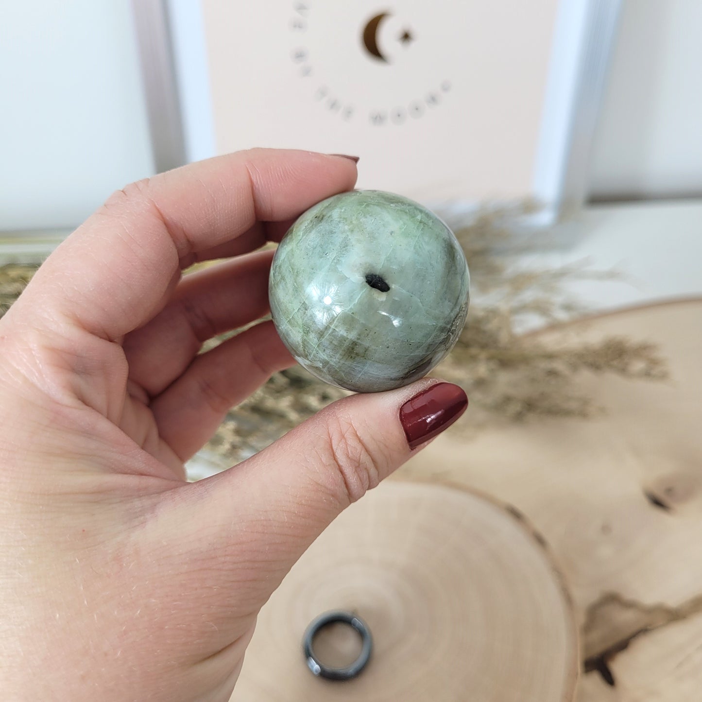 Grüner Mondstein Kugel 3,8cm Durchmesser