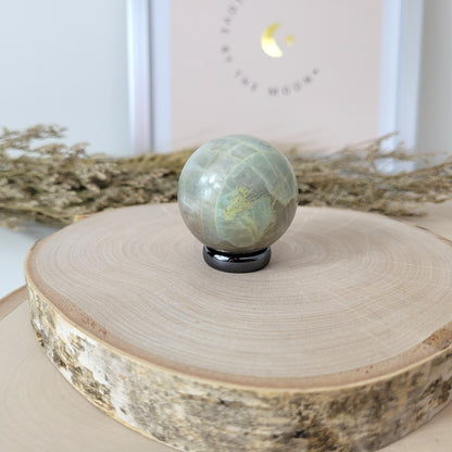 Grüner Mondstein Kugel 3,8cm Durchmesser