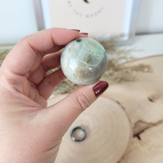 Grüner Mondstein Kugel 3,8cm Durchmesser