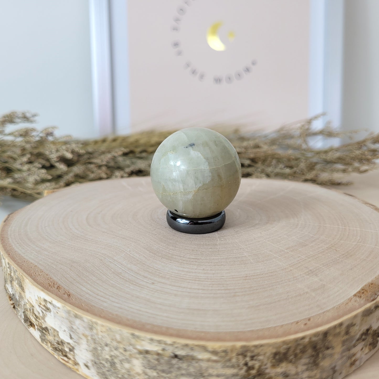 Grüner Mondstein Kugel 3,3cm Durchmesser