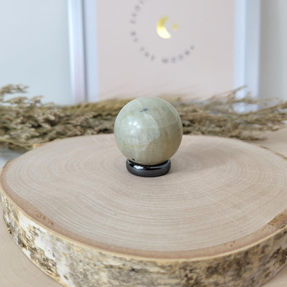 Grüner Mondstein Kugel 3,3cm Durchmesser
