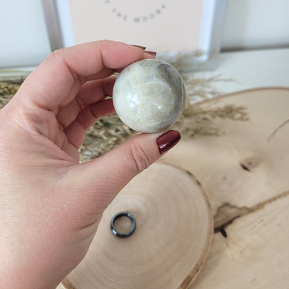 Grüner Mondstein Kugel 3,8cm Durchmesser