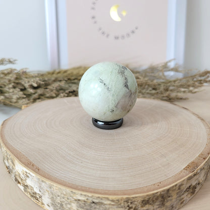 Grüner Mondstein Kugel 4,2cm Durchmesser