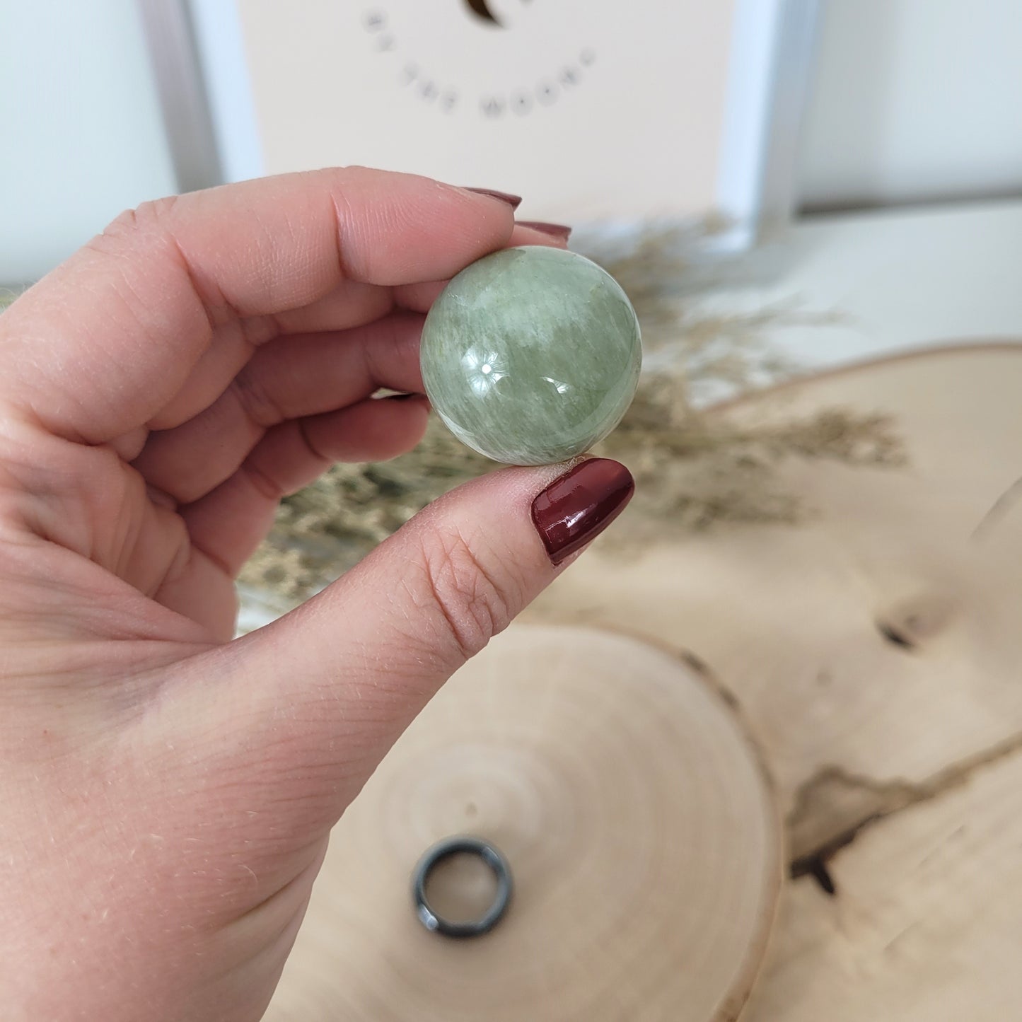 Grüner Mondstein Kugel 2,6cm Durchmesser