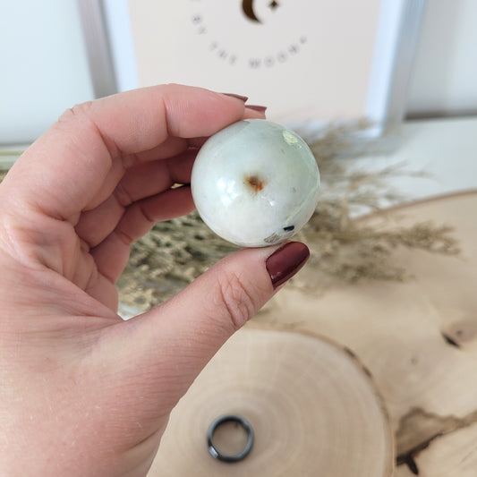 Grüner Mondstein Kugel 3,5cm Durchmesser
