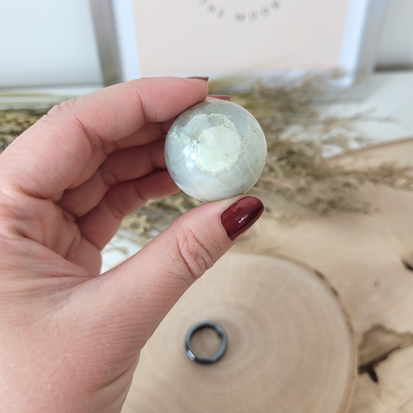 Grüner Mondstein Kugel 3,1cm Durchmesser