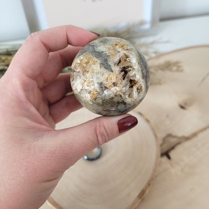 Bergkristall Opalgestein Kugel 5,4cm Durchmesser, 205g