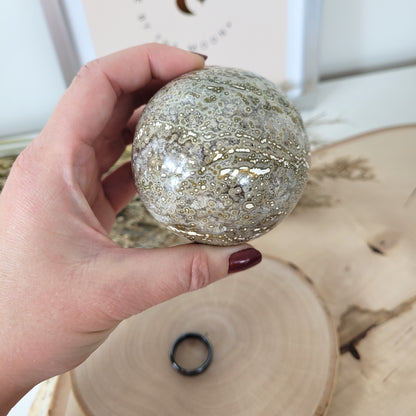 Ozean Chalcedon Kugel Druzy Sphärolith Chalcedon 6,9cm Durchmesser, 435g