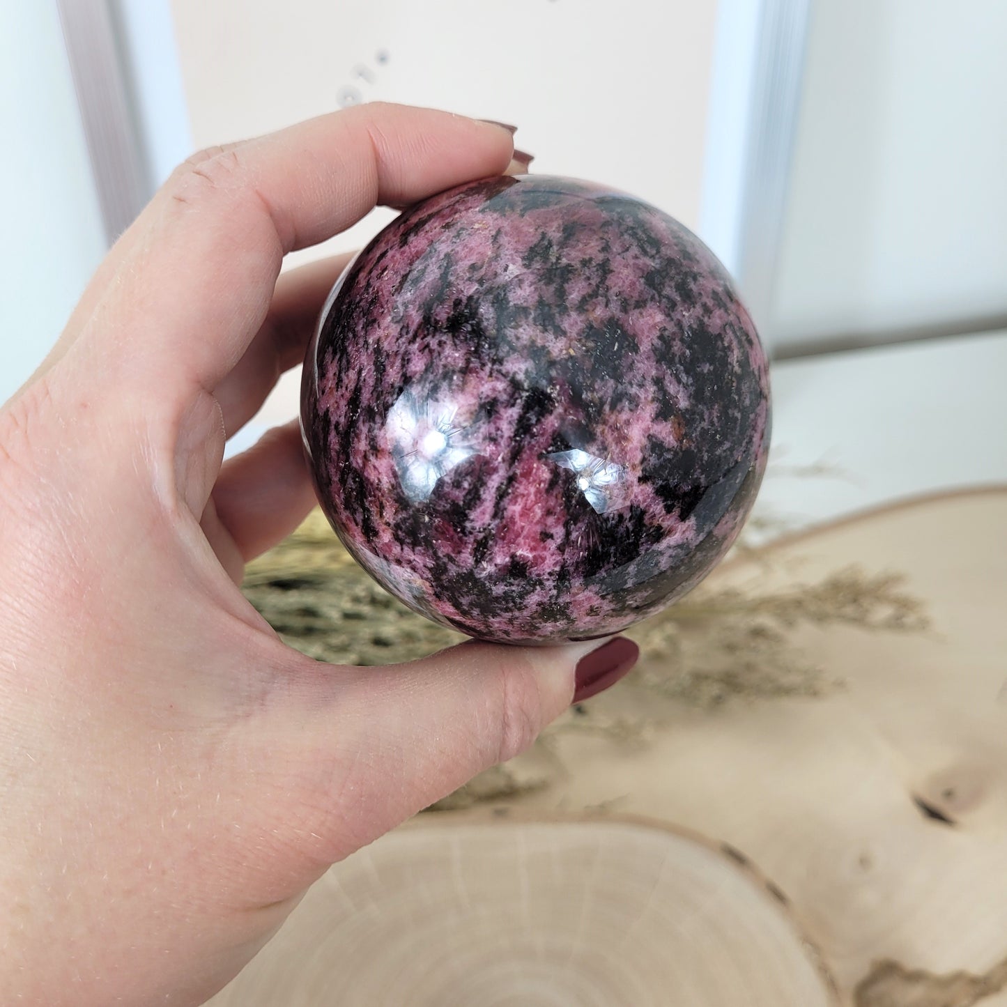 Rhodonit Kugel 6,7cm Durchmesser