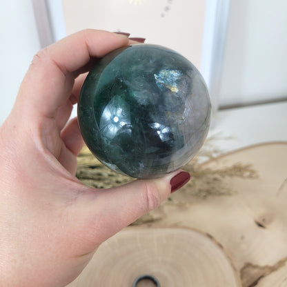 Fluorit Kugel 6,8cm Durchmesser, 536g