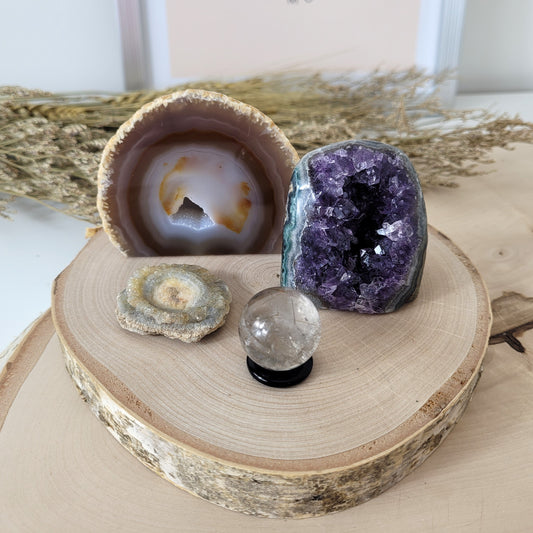 Bundle Angebot des Tages 07.12.25, Achat Geode mit Standfläche, Amethyst Kristalldruse, Chalcedon Rose, Rutilquarz Kugel inklusive Obsidian Donut als Kugelständer