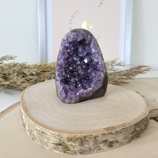 Amethyst Kristalldruse 8,1 x 6,2cm, 263g