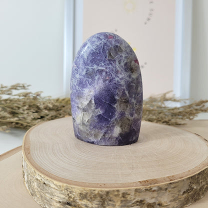 Unicorn Stone Pinker Turmalin in Lepidolith und Feldspat Freiform 8,2 x 5,5cm, 249g