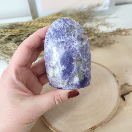 Unicorn Stone Pinker Turmalin in Lepidolith und Feldspat Freiform 8,2 x 5,5cm, 249g