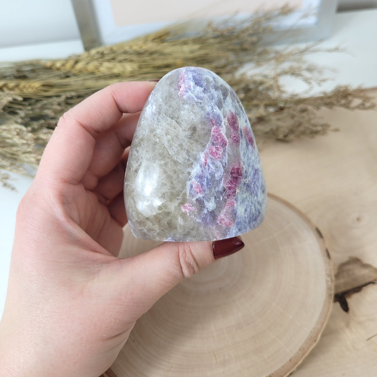 Unicorn Stone Pinker Turmalin in Lepidolith und Feldspat Freiform 6,9 x 6,1cm, 237g