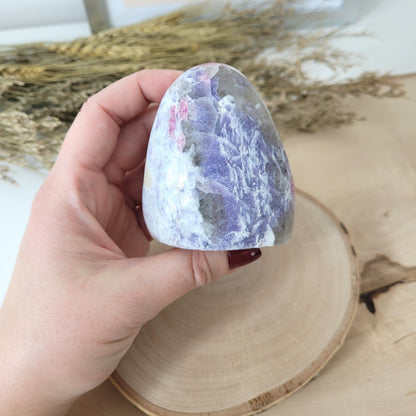 Unicorn Stone Pinker Turmalin in Lepidolith und Feldspat Freiform 6,9 x 6,1cm, 237g