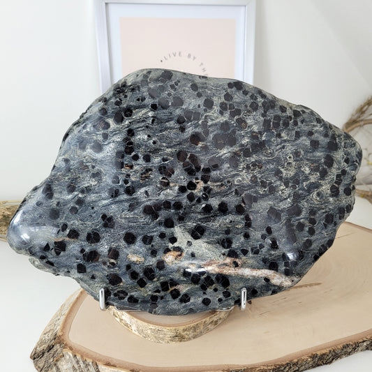 XL Granatschiefer Platte 33 x 22cm, 4074g, inklusive Metallständer zum Aufstellen