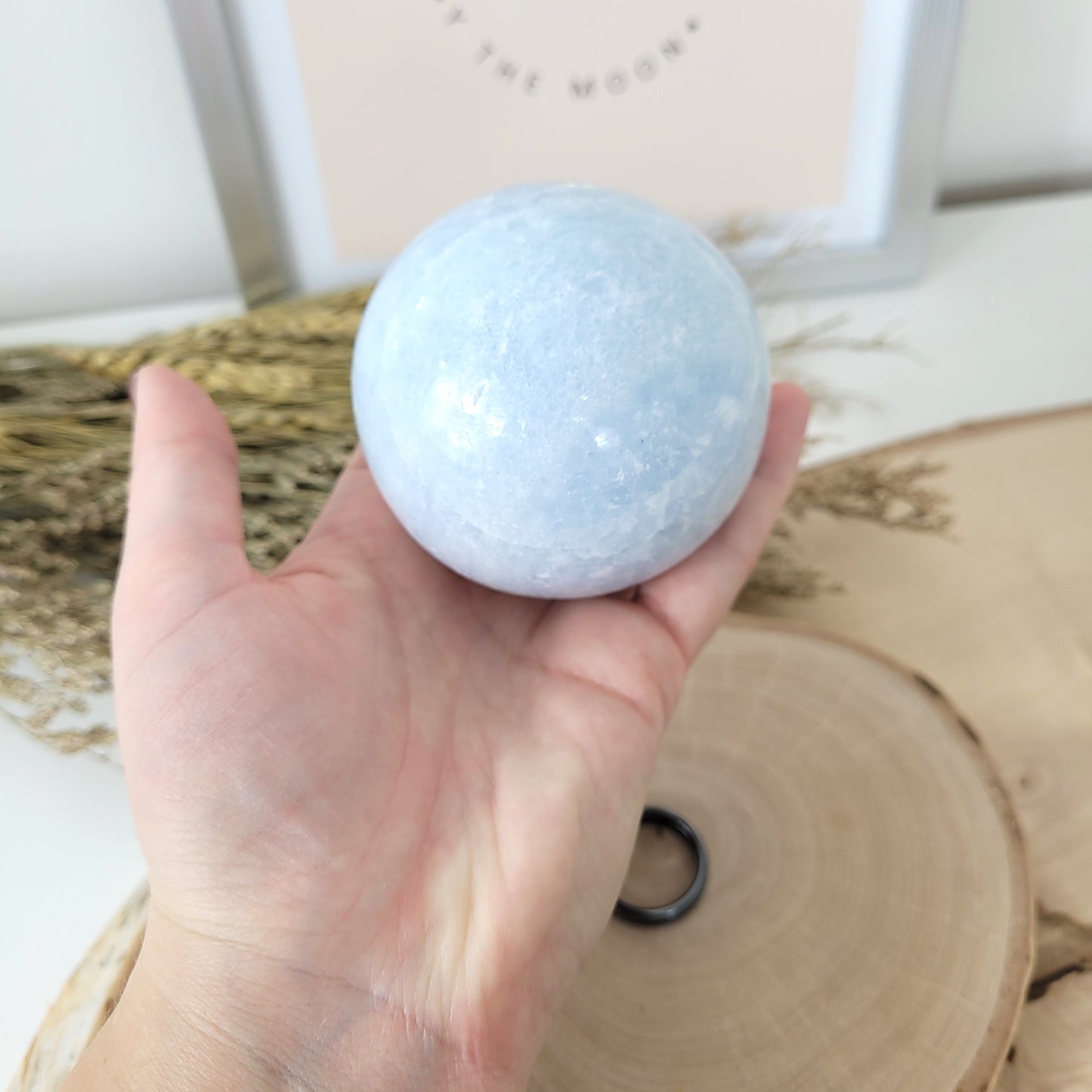 Blauer Calcit Kugel 6,9cm Durchmesser, 482g