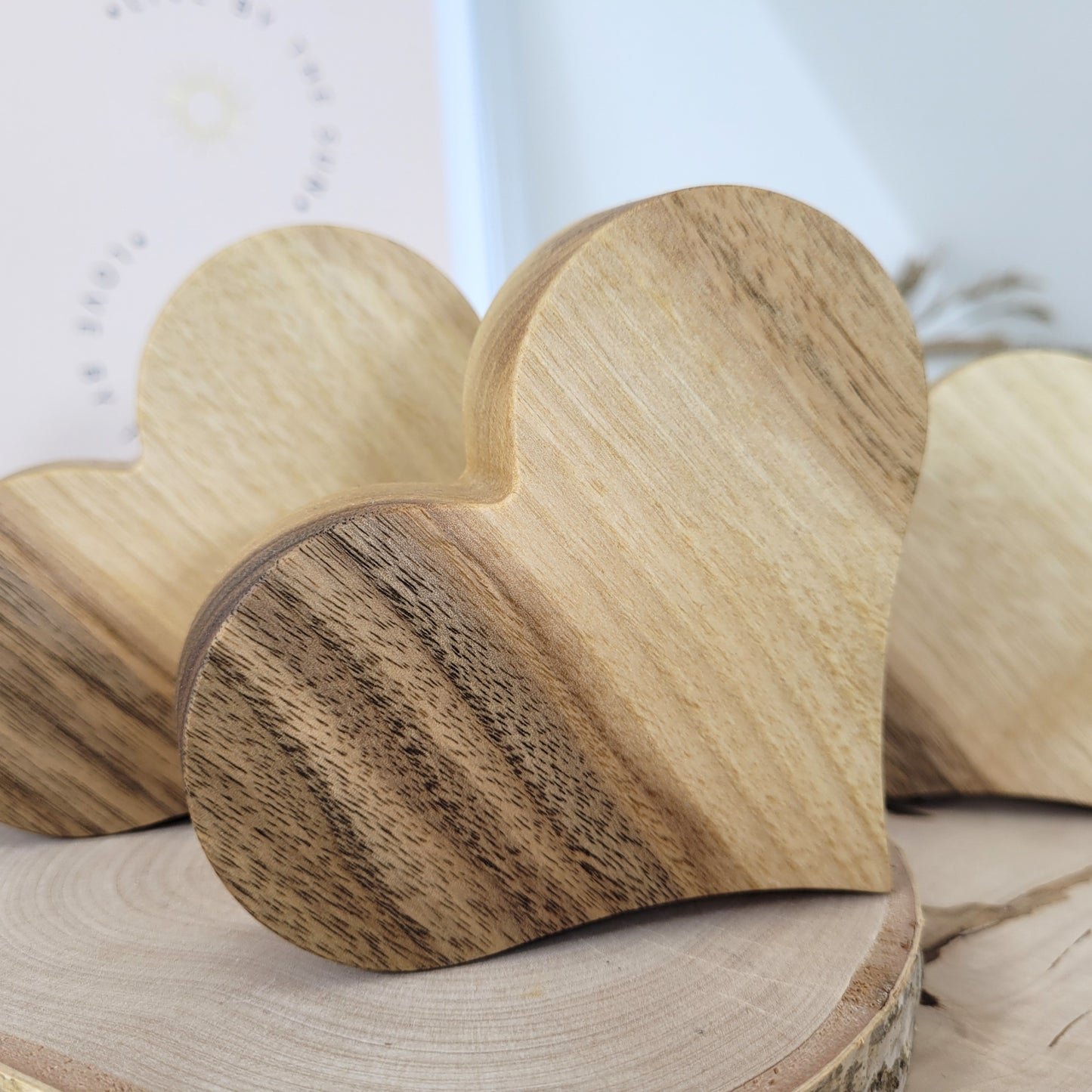 Nussholz Herz zum Aufstellen 11 x 9 cm