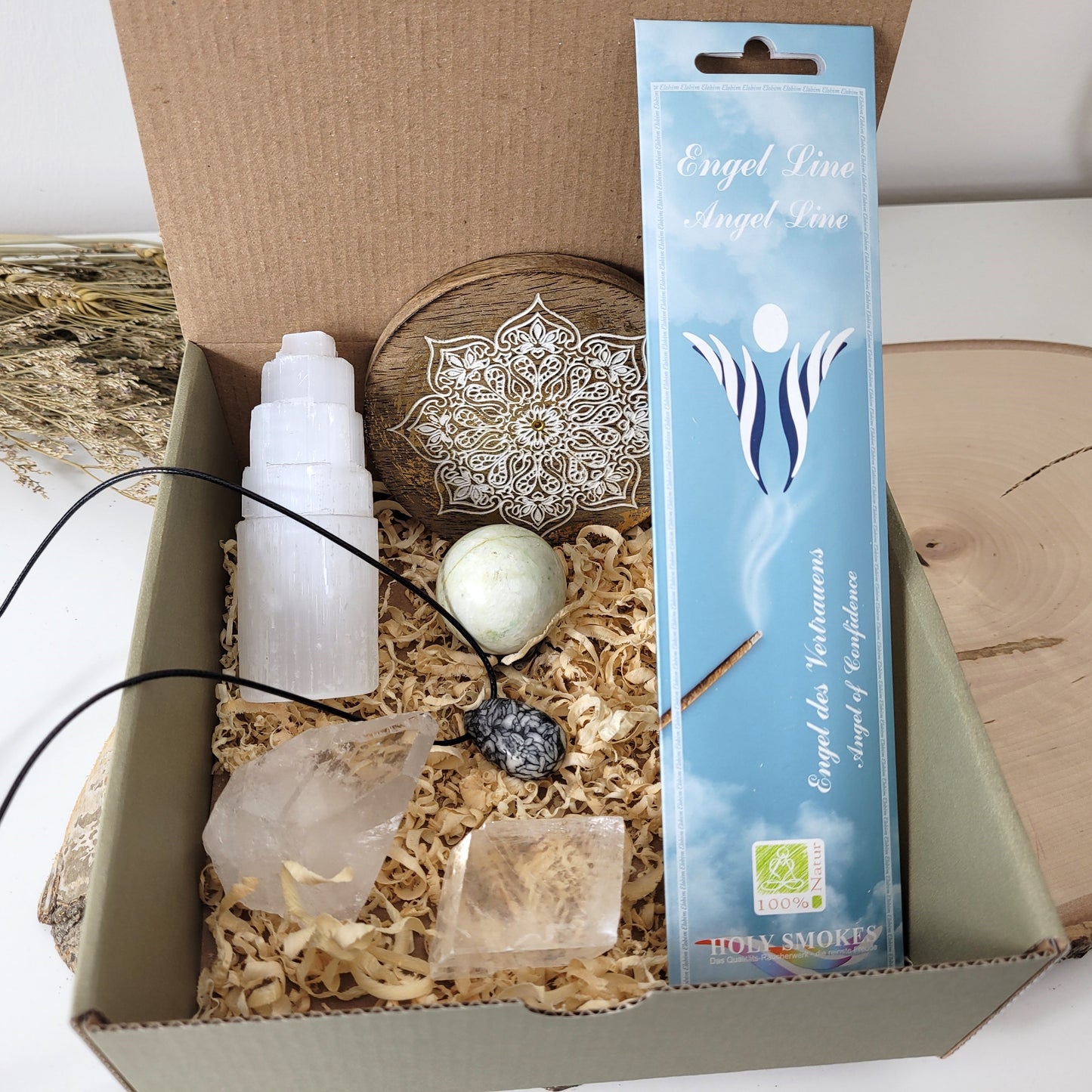 High Energy Box "Klarheit & Vertrauen" Selenit, Bergkristall, Calcit, Pinolith, Grüner Mondstein, Räucherstäbchen, Räucherstäbchen Halter, mit kraftvoller Affirmation, Beschreibung & Anleitung der einzelnen Steinsorten
