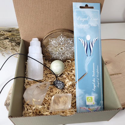 High Energy Box "Klarheit & Vertrauen" Selenit, Bergkristall, Calcit, Pinolith, Grüner Mondstein, Räucherstäbchen, Räucherstäbchen Halter, mit kraftvoller Affirmation, Beschreibung & Anleitung der einzelnen Steinsorten