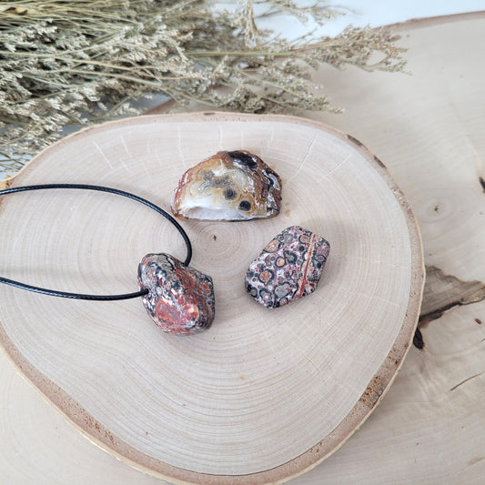 Set "Urkraft" Leoparden Jaspis Kette, Leoparden Jaspis Trommelstein, Achat Geode, mit kraftvoller Set Beschreibung