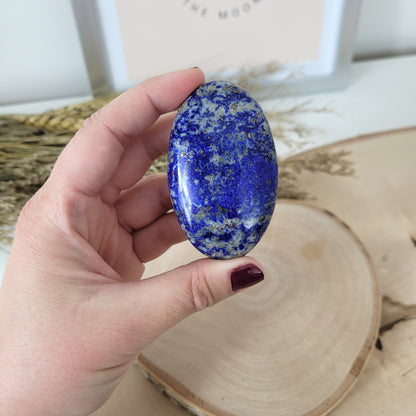 Lapis Lazuli Handstein 6,6 x 4,1cm, 99g