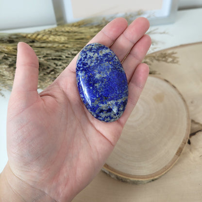 Lapis Lazuli Handstein 6,6 x 4,1cm, 99g