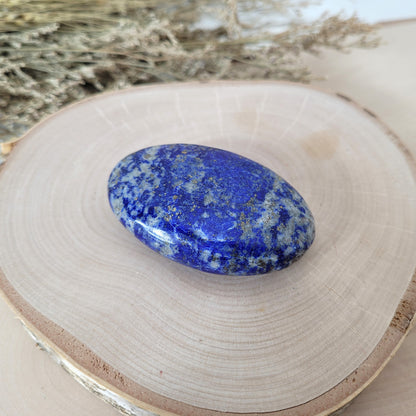 Lapis Lazuli Handstein 6,6 x 4,1cm, 99g