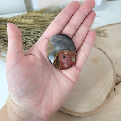 Polychrom Jaspis Handstein 4,5 x 3,7cm, 41g