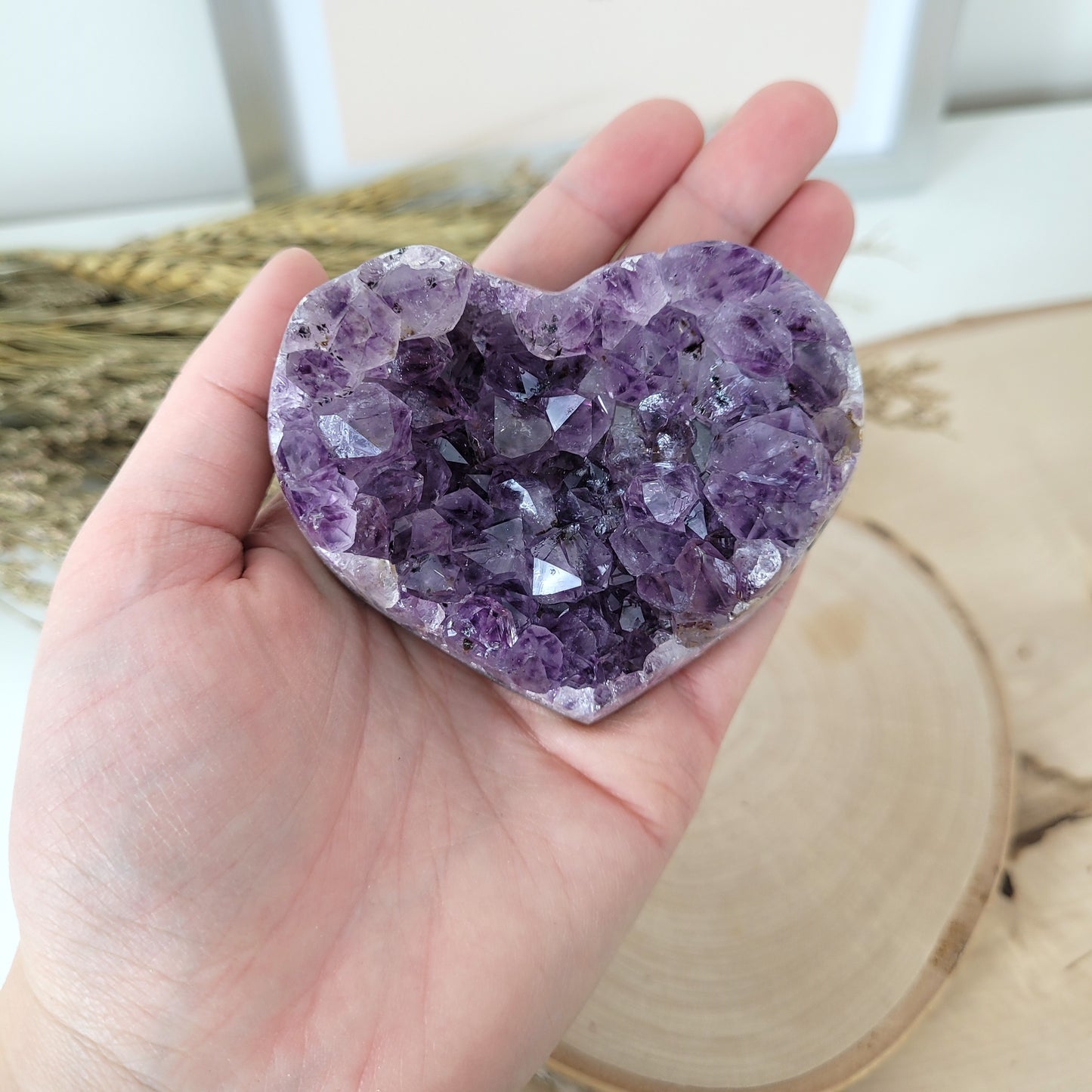 Amethyst Herz 6,1 x 7,8cm, 214g Kristalldruse in Herzform geschliffen
