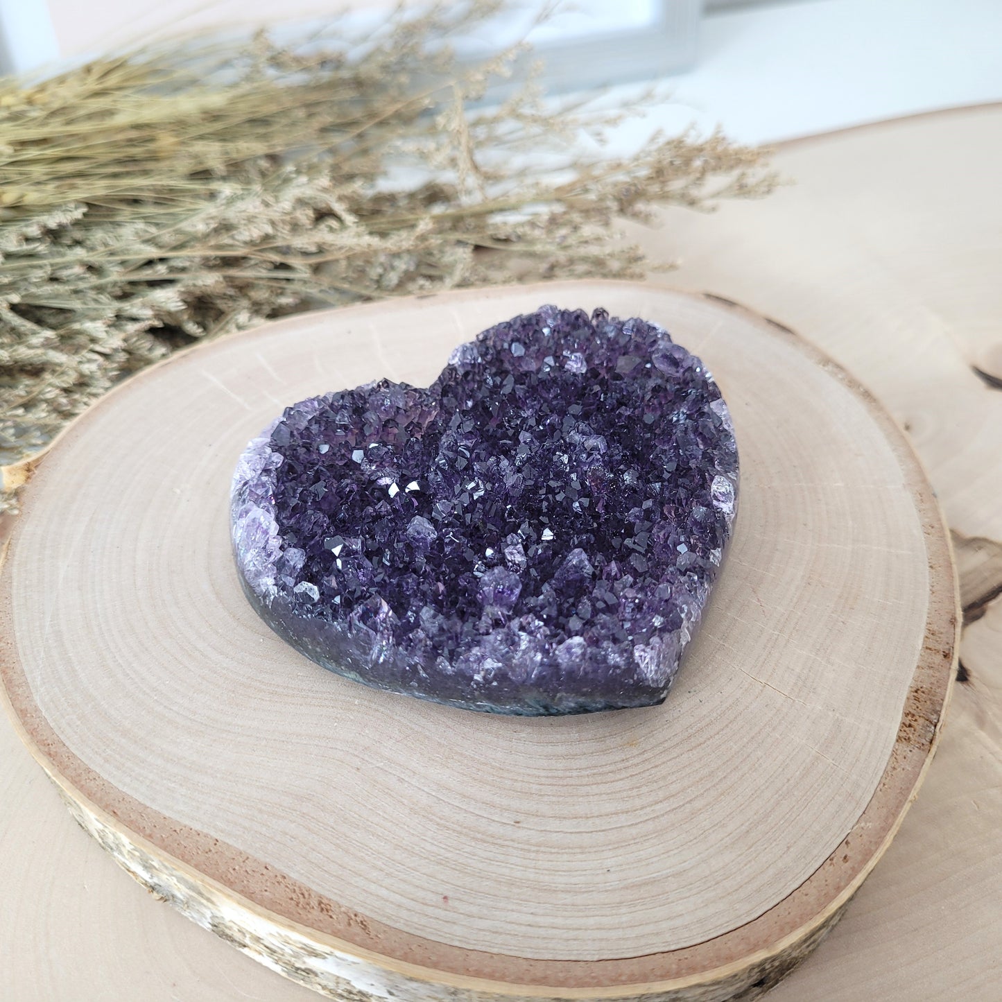 Amethyst Herz 7 x 7,9cm, 161g Kristalldruse in Herzform geschliffen