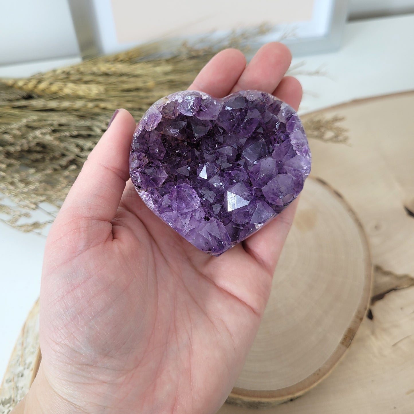 Amethyst Herz 6,1 x 6,6cm, 192g Kristalldruse in Herzform geschliffen