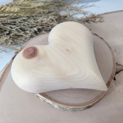 Zirbenholz Herz bauchig, Handschmeichler groß, 13 x 12 cm