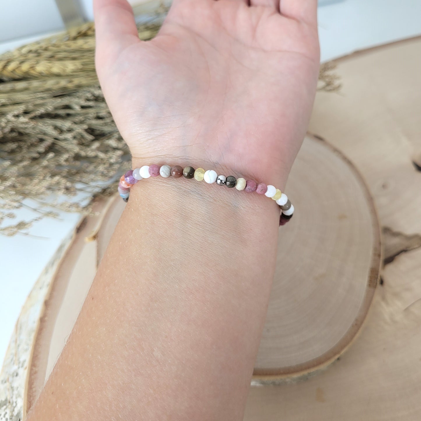 Confetti Perlen Mix "Drachenschuppe" Armband 4 mm mit Edelstahl Perle, alle Steinsorten in der Beschreibung