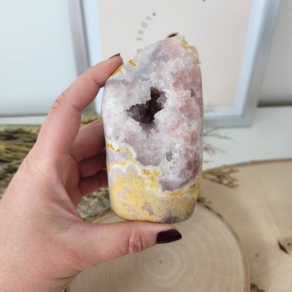 Pink Amethyst Freiform 10,5 x 5,3cm, 449g