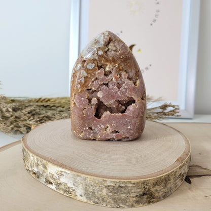 Pink Amethyst Freiform 9,7 x 6,9cm, 519g