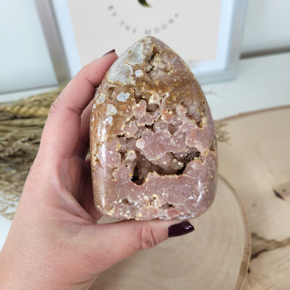 Pink Amethyst Freiform 9,7 x 6,9cm, 519g