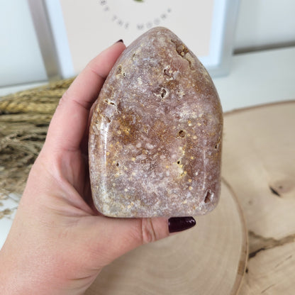 Pink Amethyst Freiform 9,7 x 6,9cm, 519g