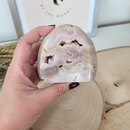 Pink Amethyst Freiform 7,1 x 7,9cm, 287g